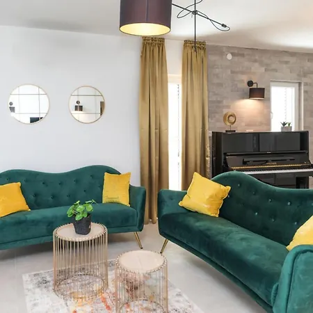Scenic Elegant With Pool - Five Bedroom Villa Trogir