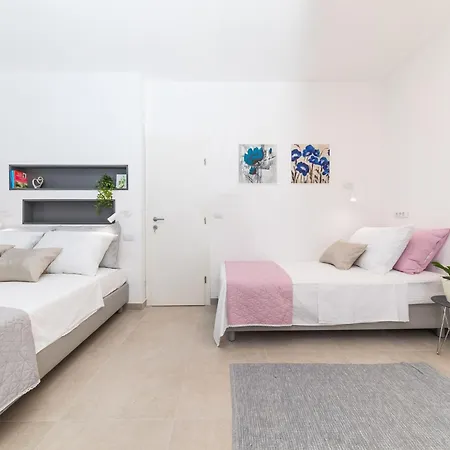 Scenic Elegant With Pool - Five Bedroom Trogir
