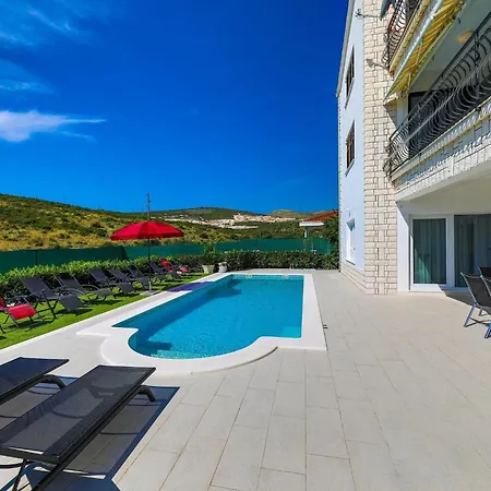 Scenic Elegant With Pool - Five Bedroom Trogir