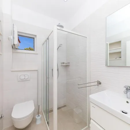 Villa Scenic Elegant With Pool - Five Bedroom